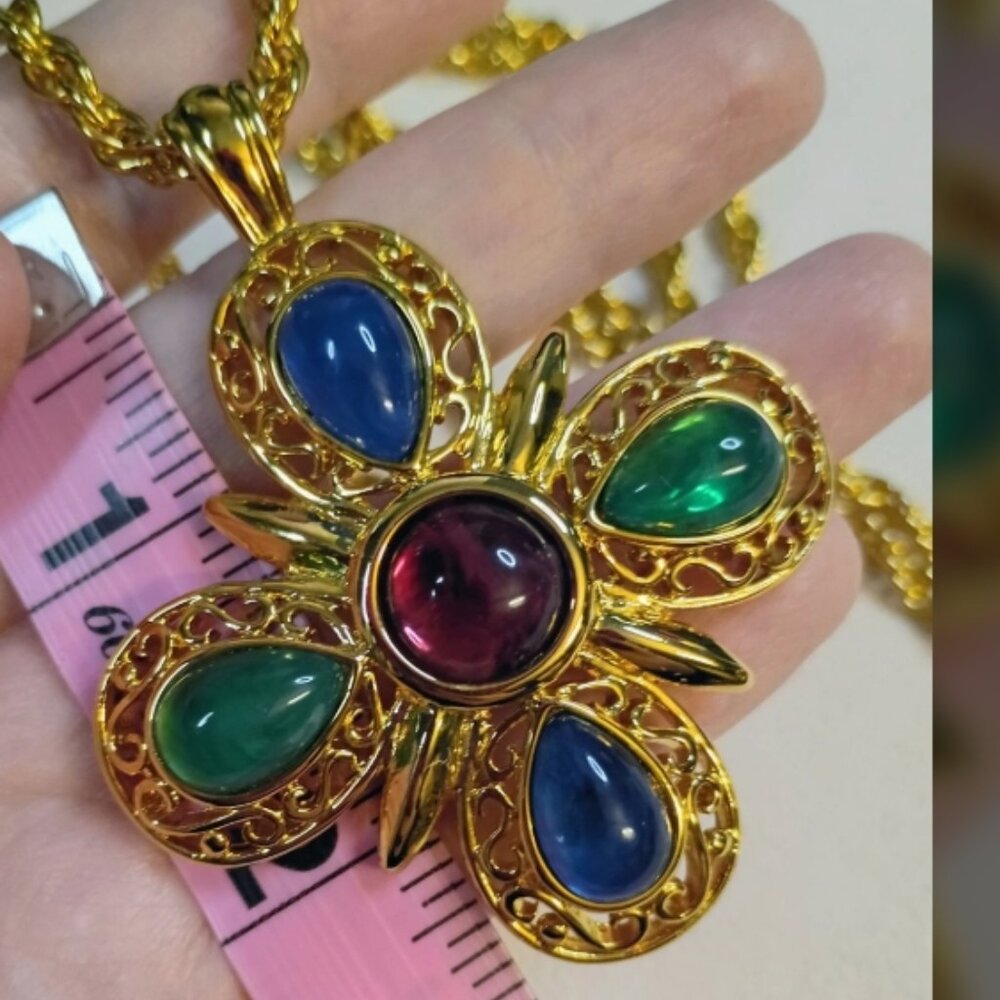 SOLD: Cross TRIFARI Vintage Collector's Necklace